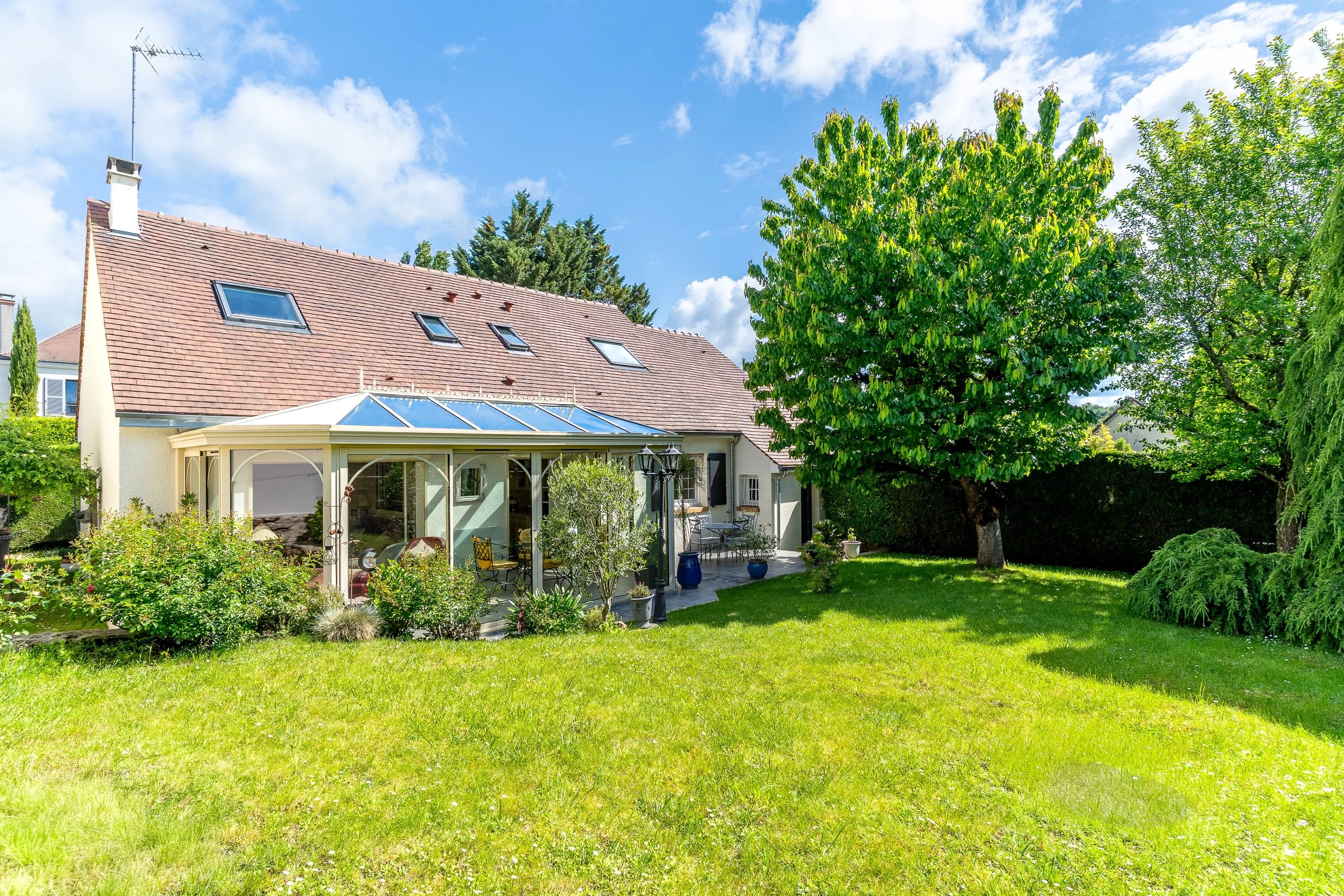 ORGEVAL - YVELINES - MAISON INDIVIDUELLE -