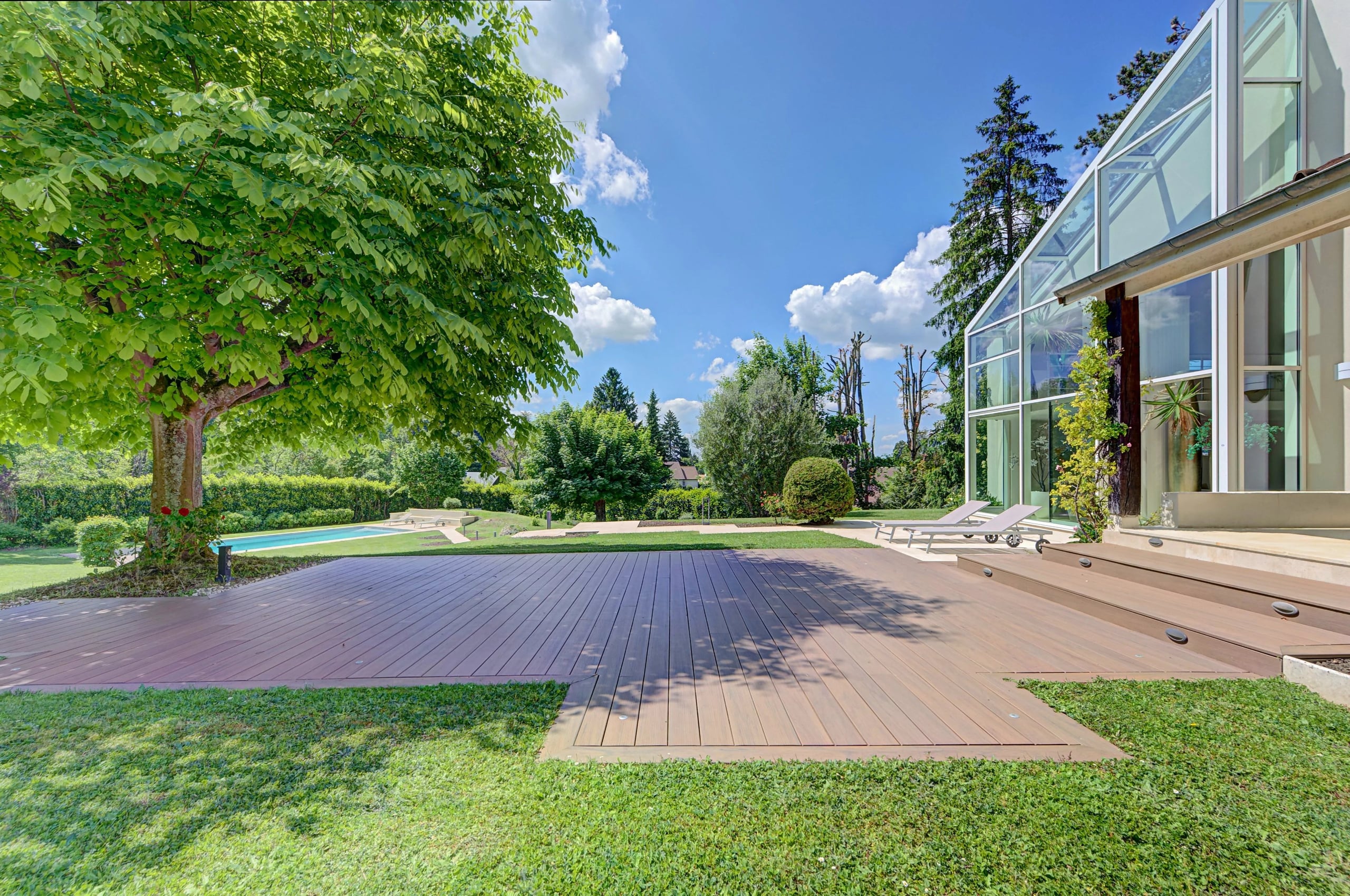 CRESPIÈRES - MAISON CONTEMPORAINE - 260 M²